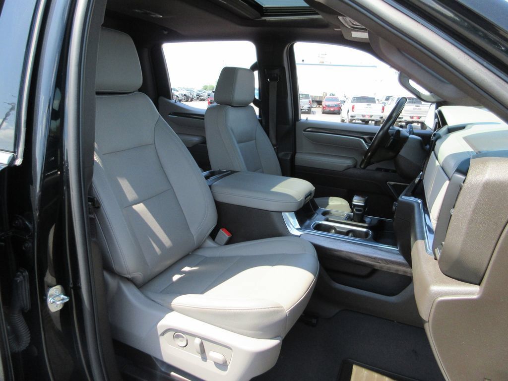 Certified 2023 Chevrolet Silverado 1500 LTZ w/ LTZ Premium Package AWD/4WD image 26