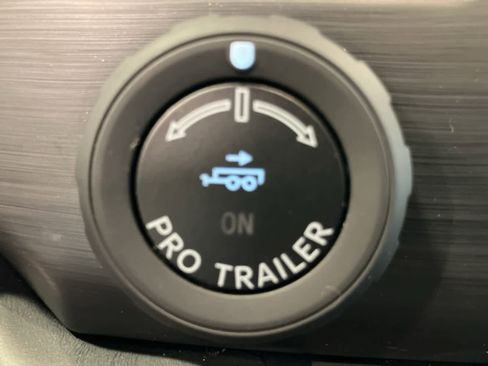 Used 2024 Ford Expedition Platinum image 23