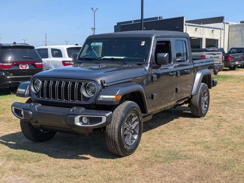 New 2026 Jeep Gladiator Sport AWD/4WD image 4