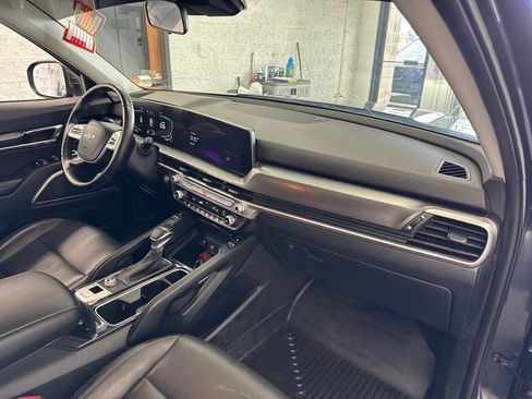 Used 2024 Kia Telluride S FWD image 50