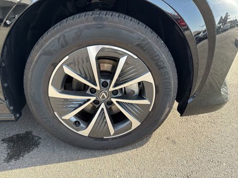 Used 2025 Lexus RZ 450e w/ Accessory Package (2T) AWD/4WD image 21