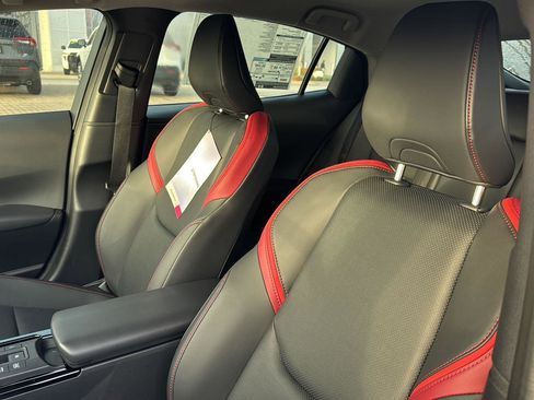 New 2025 Toyota Prius Plug-In Hybrid image 25