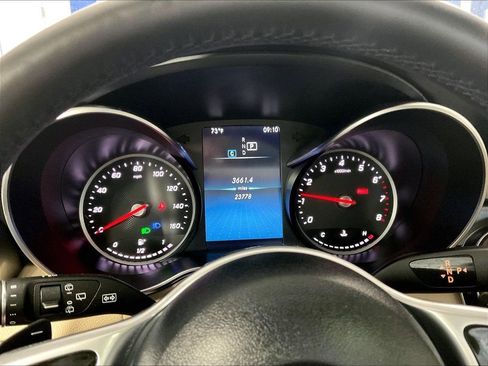 Used 2021 Mercedes-Benz GLC 300 4MATIC image 25