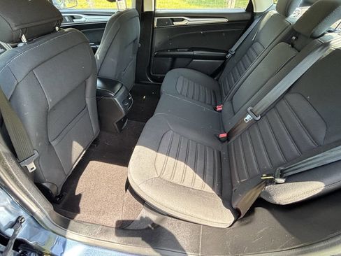 Used 2019 Ford Fusion SE FWD image 13