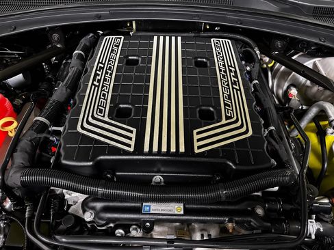 Used 2020 Chevrolet Camaro ZL1 RWD image 22