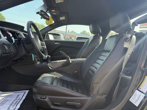 Used 2011 Ford Mustang Premium w/ 202A Rapid Spec Order Code RWD image 9