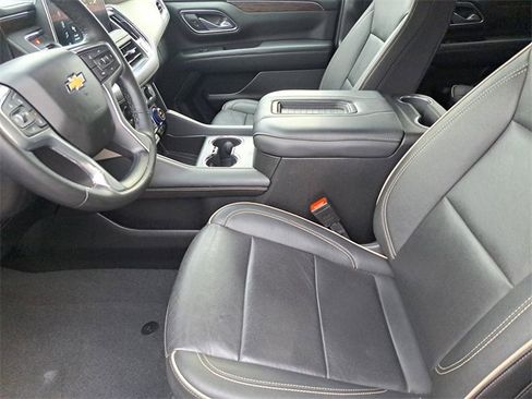 Used 2024 Chevrolet Suburban Premier image 22
