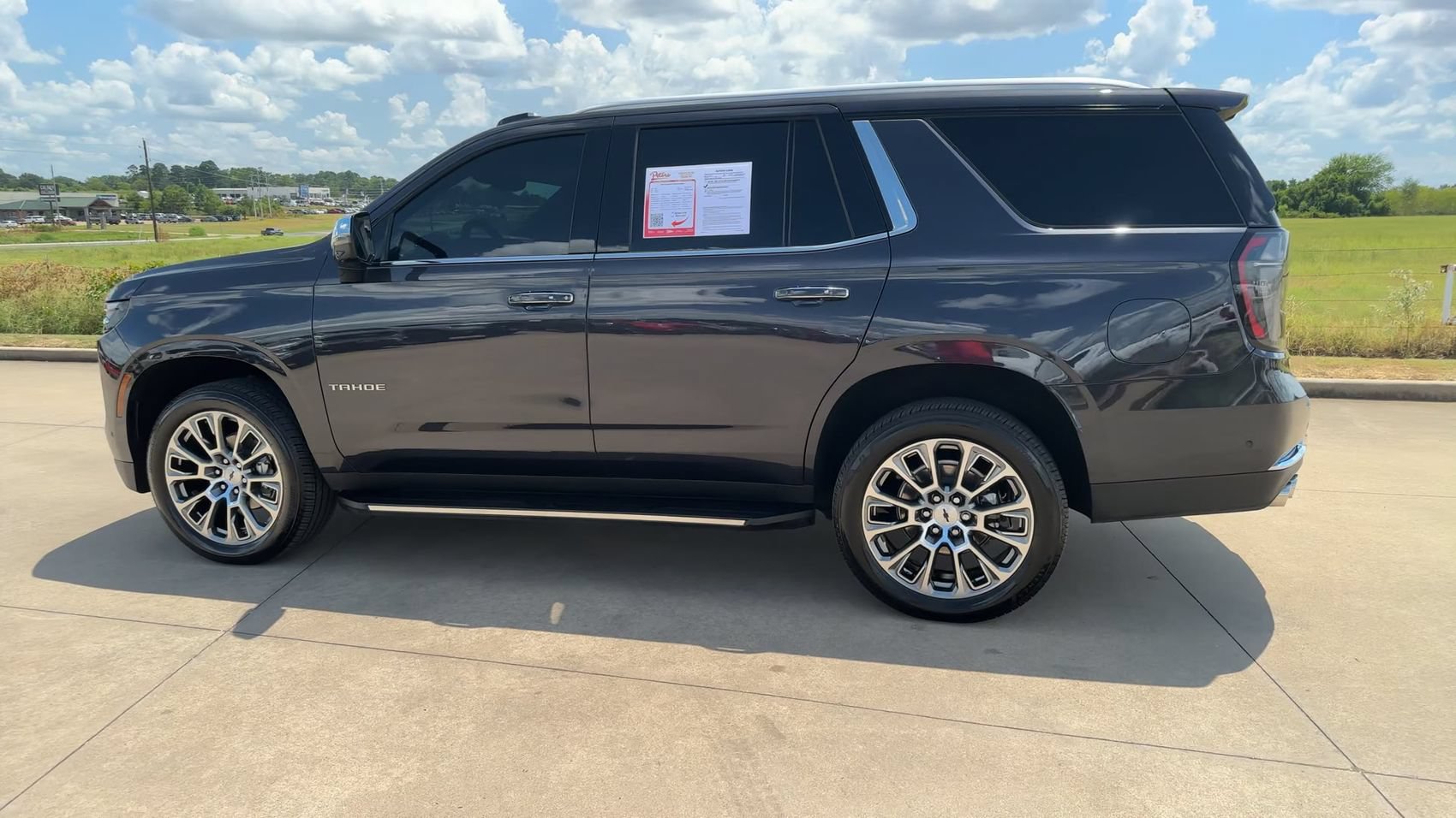 Used 2025 Chevrolet Tahoe Premier AWD/4WD image 6