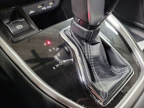 Used 2022 Subaru Outback Premium image 15