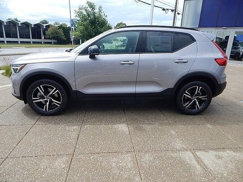 New 2026 Volvo XC40 B5 Core w/ Climate Package image 10