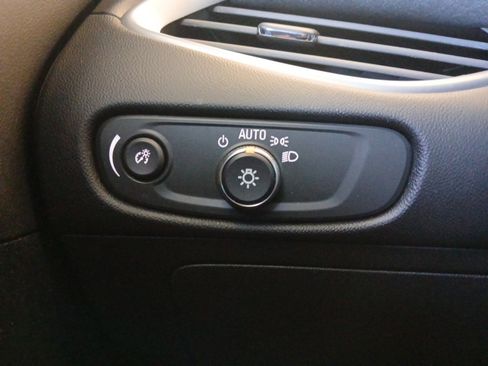 Used 2020 Chevrolet Malibu LS image 18