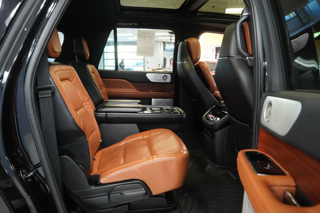 Used 2020 Lincoln Navigator L Reserve AWD/4WD image 36