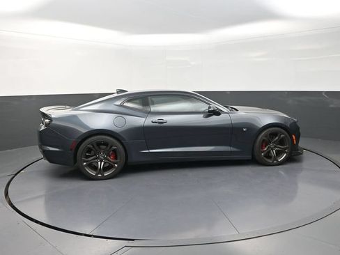 Used 2020 Chevrolet Camaro SS RWD image 9