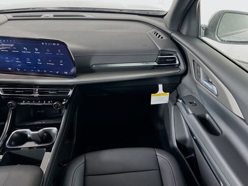 New 2026 Chevrolet Traverse LT w/ LPO, Floor Liner Package image 23