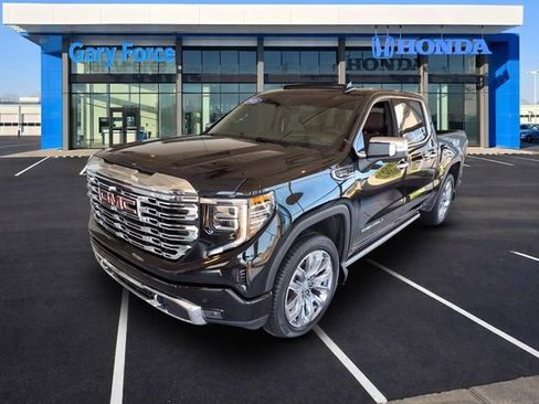 Used 2025 GMC Sierra 1500 Denali w/ Denali Reserve Package AWD/4WD image 4