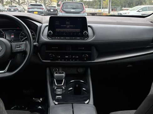 Used 2023 Nissan Rogue SV image 17