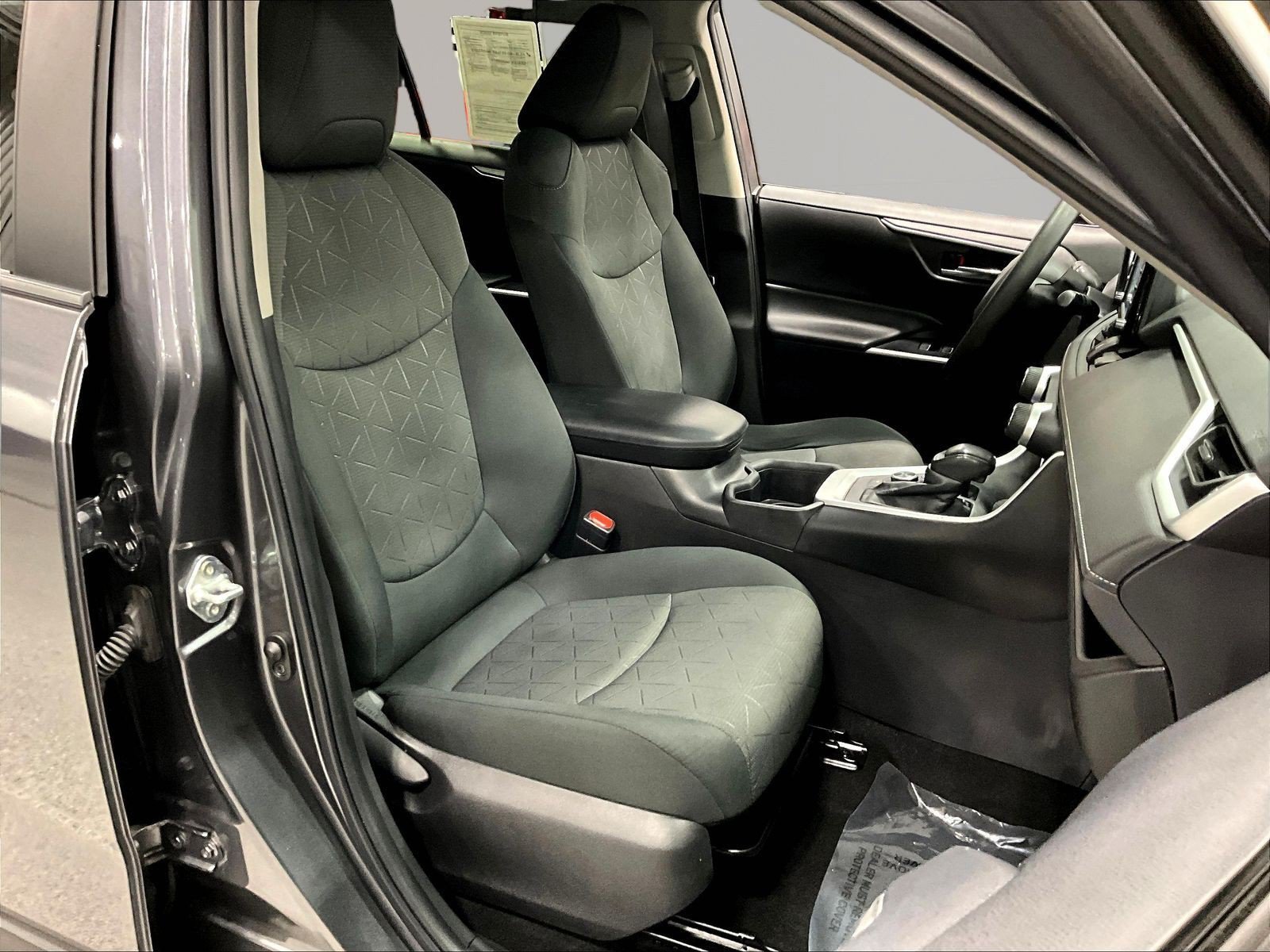 Used 2022 Toyota RAV4 XLE AWD/4WD image 29