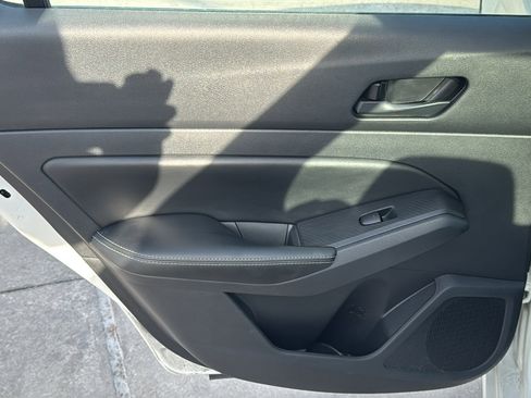 Used 2024 Nissan Altima 2.5 SV image 14