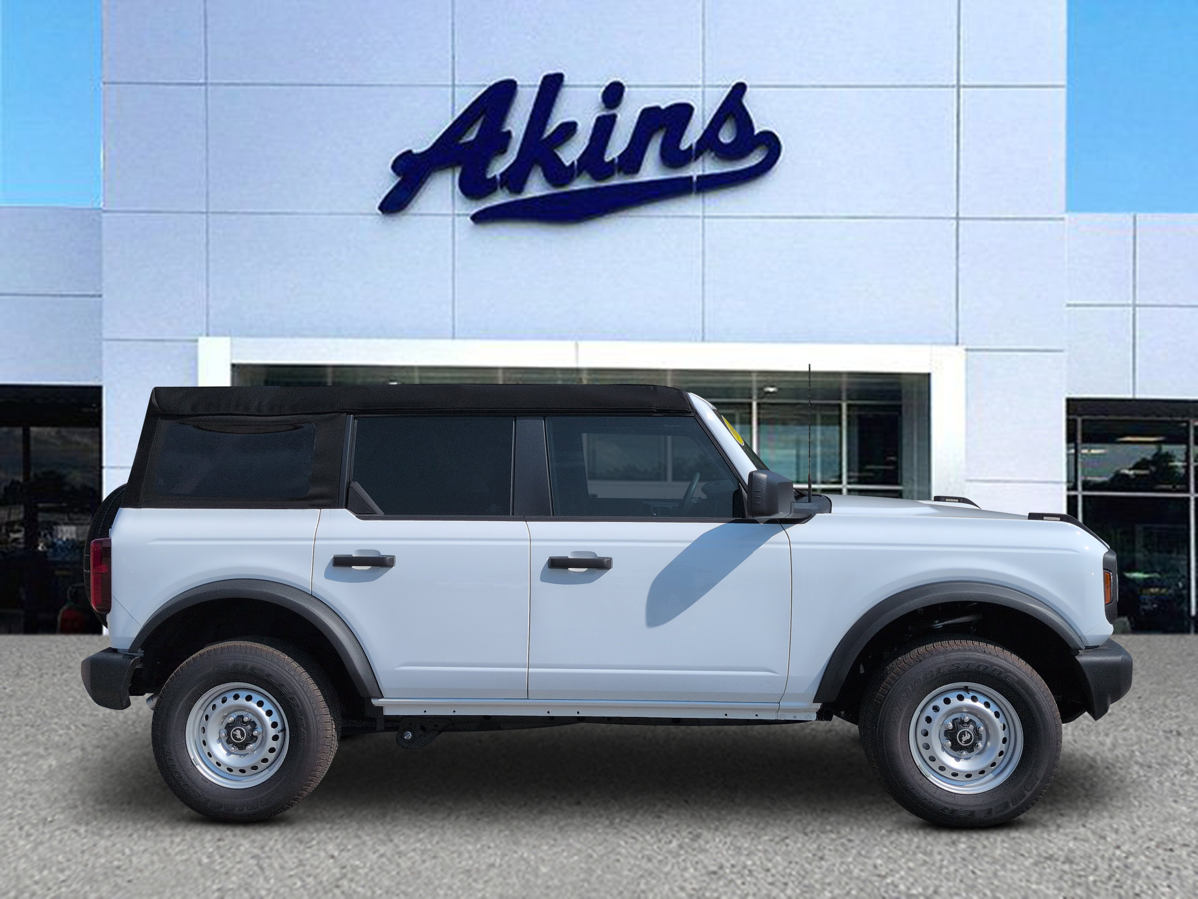 Used 2025 Ford Bronco 4-Door AWD/4WD image 1