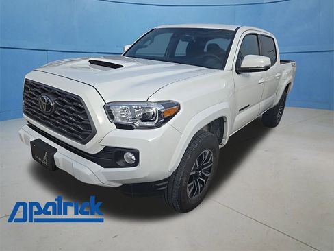 Used 2022 Toyota Tacoma image 1