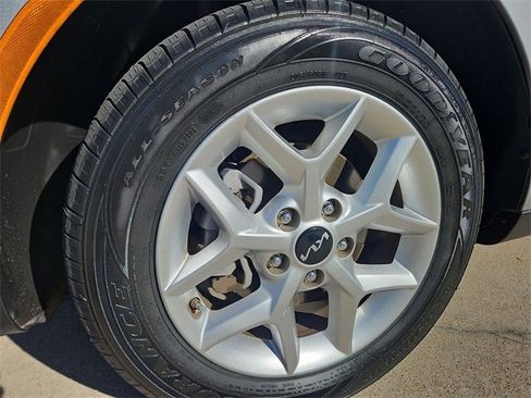 Used 2023 Kia Soul LX w/ LX Technology Package image 27