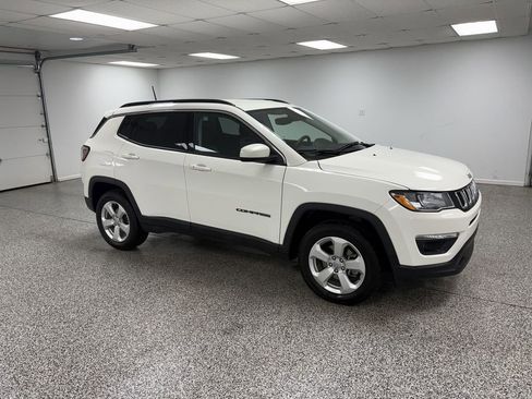 Used 2018 Jeep Compass Latitude w/ Cold Weather Group image 2