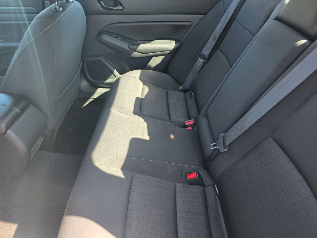 Used 2024 Nissan Altima 2.5 SV FWD image 15