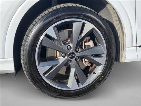 Used 2024 Audi Q4 e-tron Premium image 20