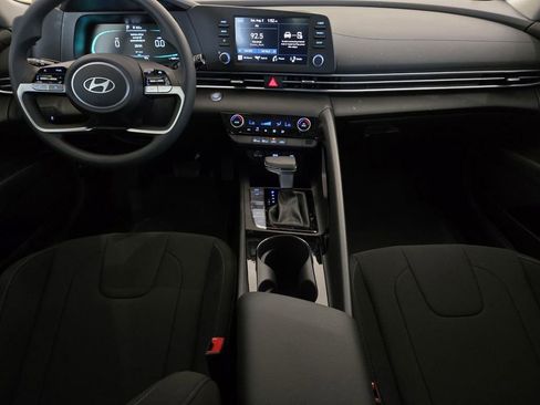 New 2025 Hyundai Elantra Blue image 16