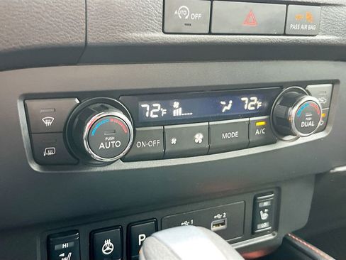 Used 2023 Nissan Frontier PRO-4X w/ Pro-4X Premium Package AWD/4WD image 16