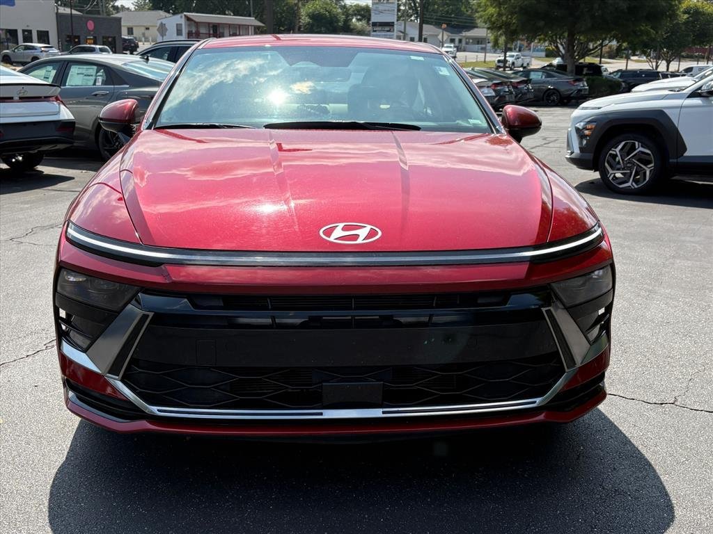Used 2025 Hyundai Sonata SEL FWD image 2