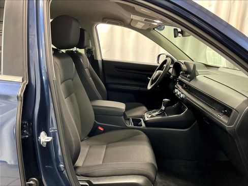 Used 2025 Honda CR-V LX image 11