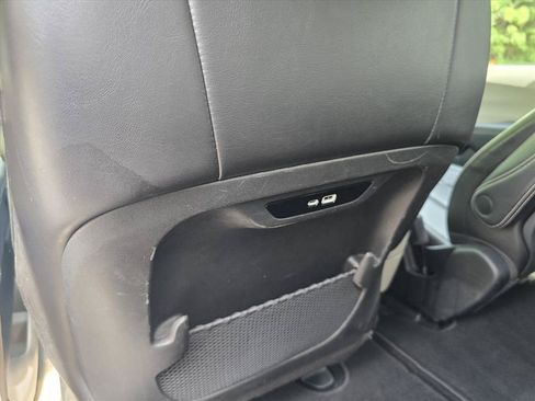 Used 2024 Chrysler Pacifica Touring-L FWD image 24