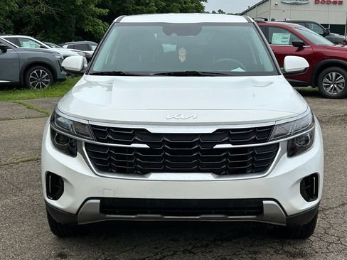 Used 2024 Kia Seltos LX AWD/4WD image 2