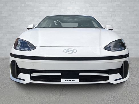 New 2025 Hyundai Ioniq 6 SE image 3