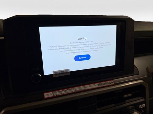 Used 2025 Toyota Tacoma TRD Sport w/ TRD Sport Upgrade Package image 21