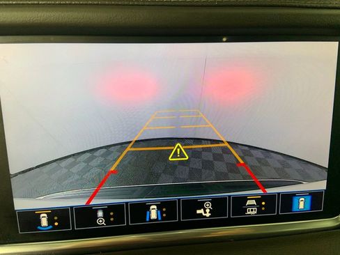 Used 2021 GMC Yukon Denali image 7