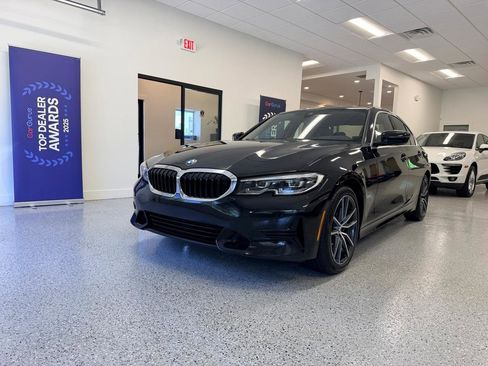 Used 2020 BMW 330i Sedan w/ Premium Package RWD image 3