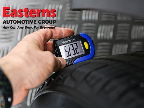 Used 2024 GMC Terrain SLE image 31