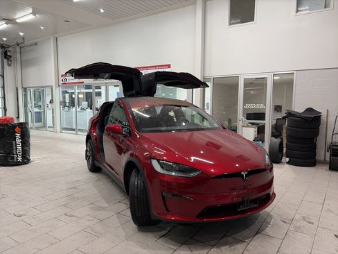Used 2023 Tesla Model X image 3