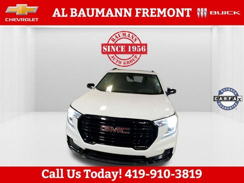 Used 2023 GMC Terrain SLE w/ Driver Convenience Package image 14
