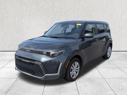 Used 2025 Kia Soul LX FWD image 7