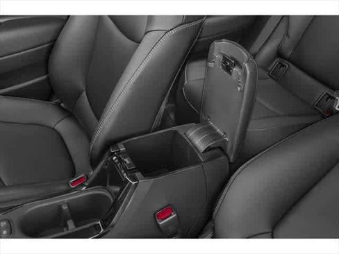Used 2025 Toyota Corolla Cross XLE FWD image 14