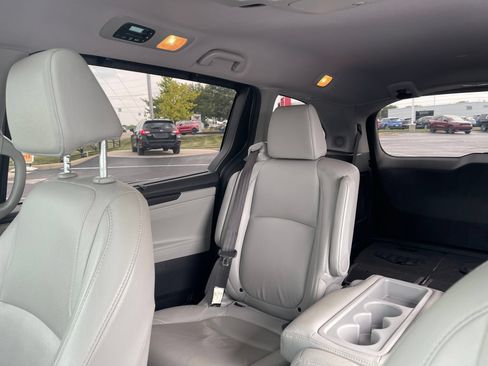 Used 2019 Honda Odyssey Elite image 16
