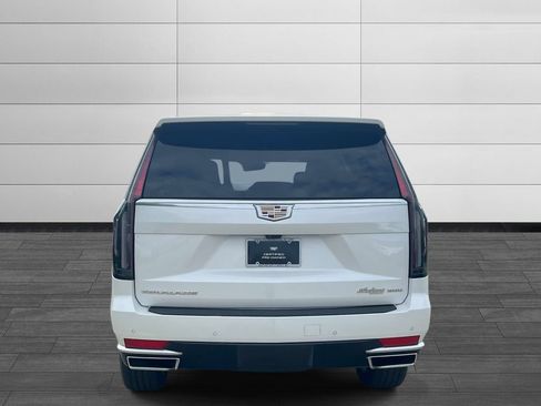 Certified 2023 Cadillac Escalade Premium Luxury AWD/4WD image 4