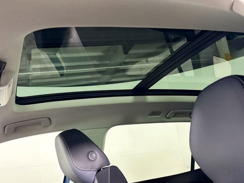 New 2026 Volkswagen Tiguan SE image 18