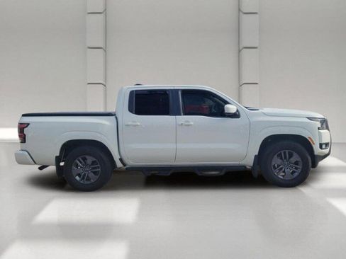 Used 2025 Nissan Frontier SV w/ SV Convenience Package RWD image 4