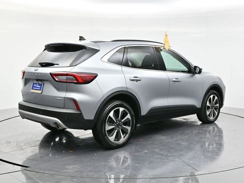 Certified 2023 Ford Escape Platinum image 5