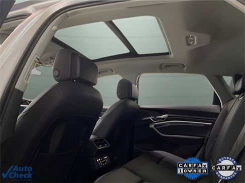 Used 2023 Audi e-tron Premium Plus w/ Premium Plus Package image 27