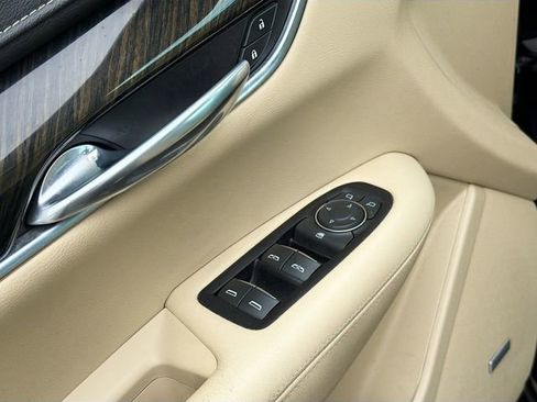 Used 2018 Cadillac XT5 AWD image 17